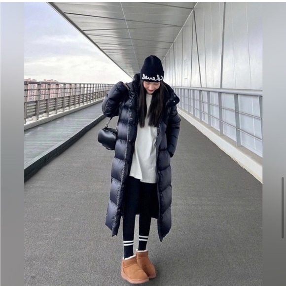 Women's Black Puffer Coat - Picture 8 of 14